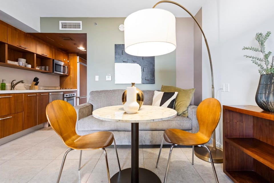Biscayne Bay View Stay Pool Hot Tub and Amenities House in Miami