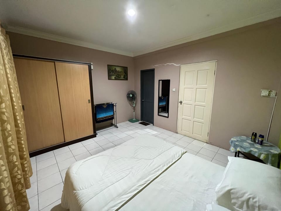 Hanif Homestay Apartment in Kuching