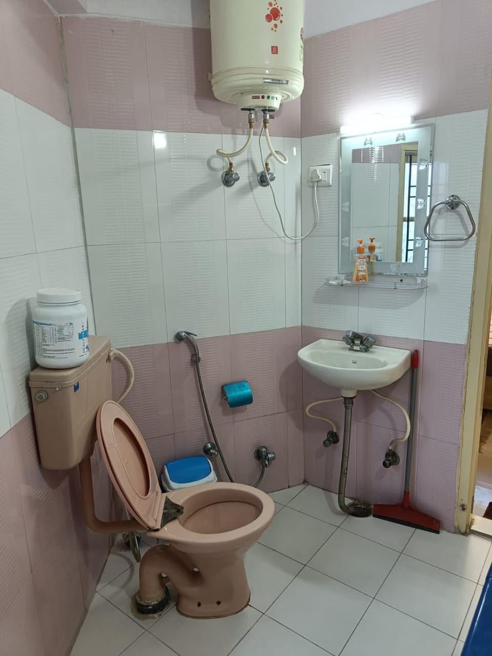 Shower, Toilet, Bathroom