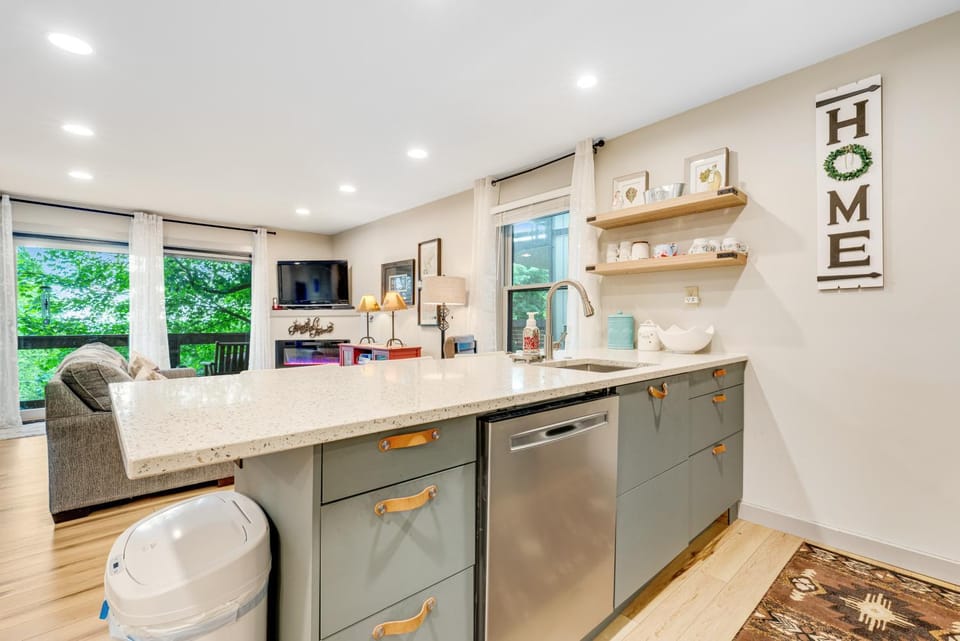 Upper Holiday H132 Apartment in Beech Mountain