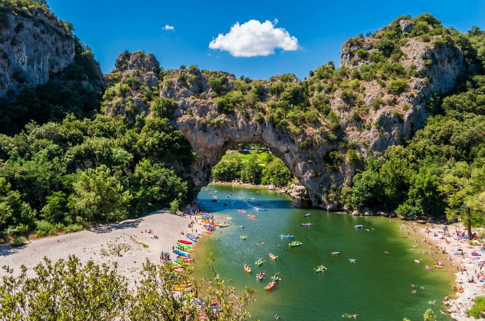 Camping Ushuaïa Villages Les Cruses Campground/ 
RV Resort in Auvergne-Rhône-Alpes