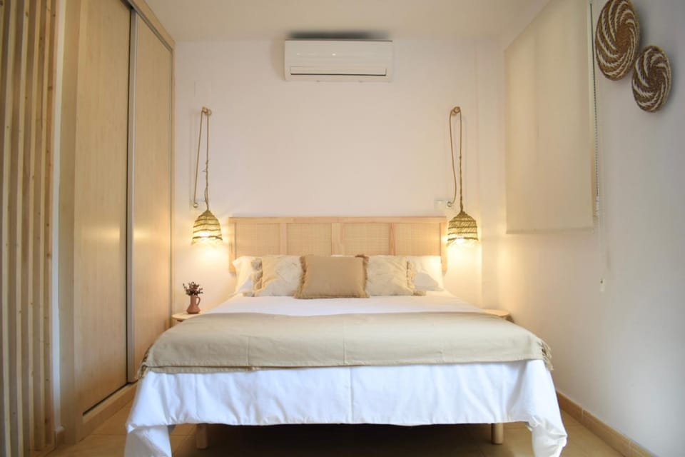 Bed, Photo of the whole room