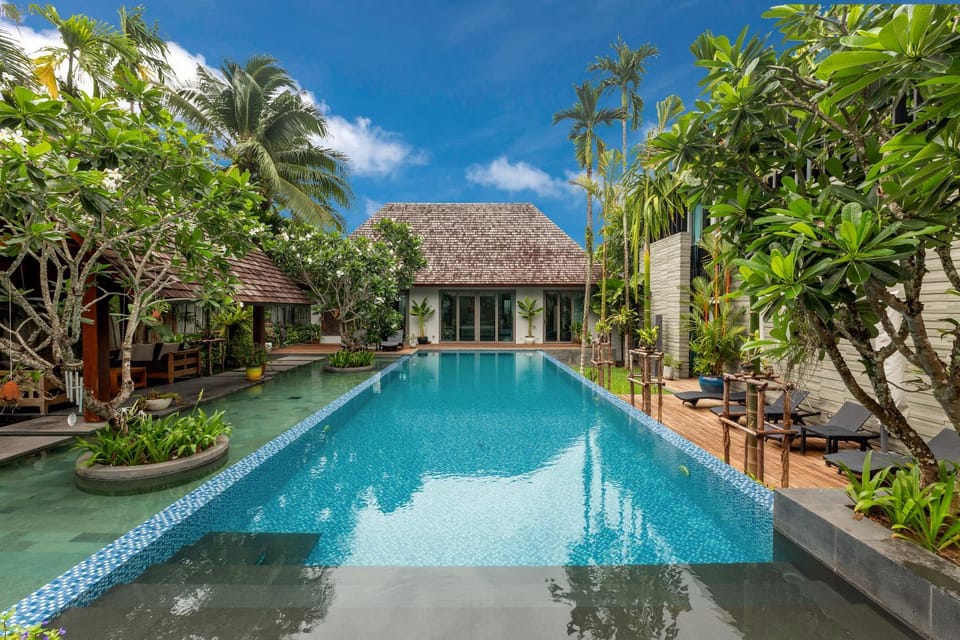 Property building, Day, Garden, Garden view, Pool view, Swimming pool, sunbed