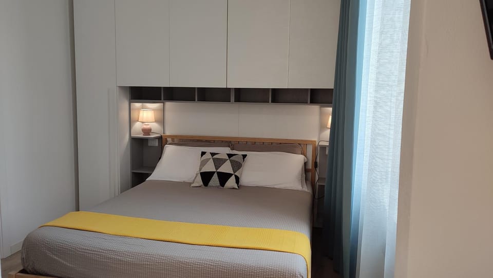 Bed, Summer, Decorative detail, Bedroom, wardrobe