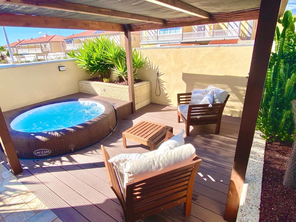 Day, Hot Tub, View (from property/room), Balcony/Terrace, Seating area, sunbed
