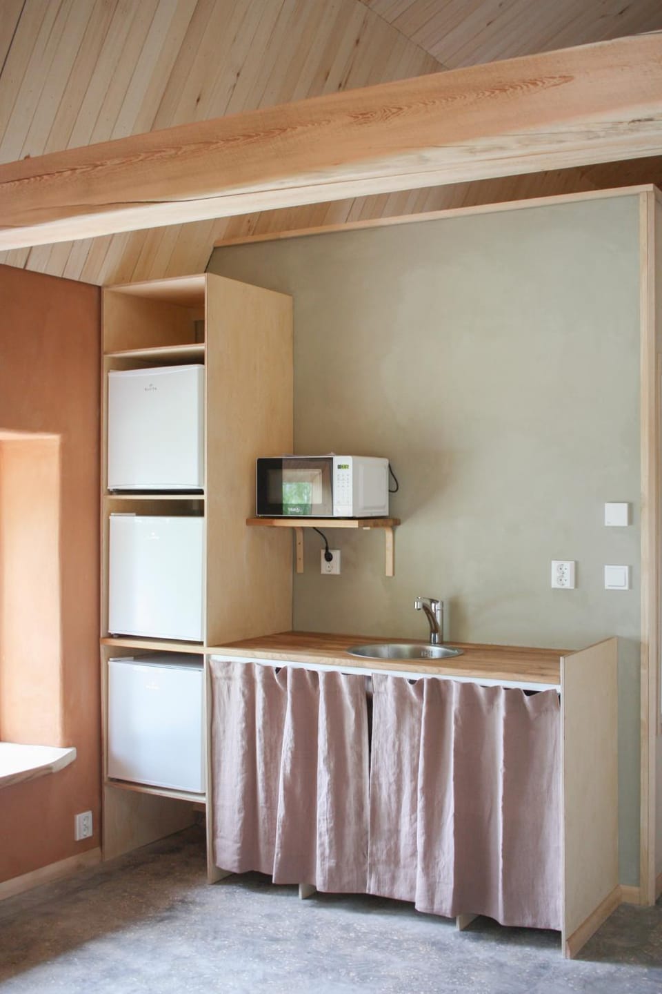 Kitchen or kitchenette, Communal kitchen