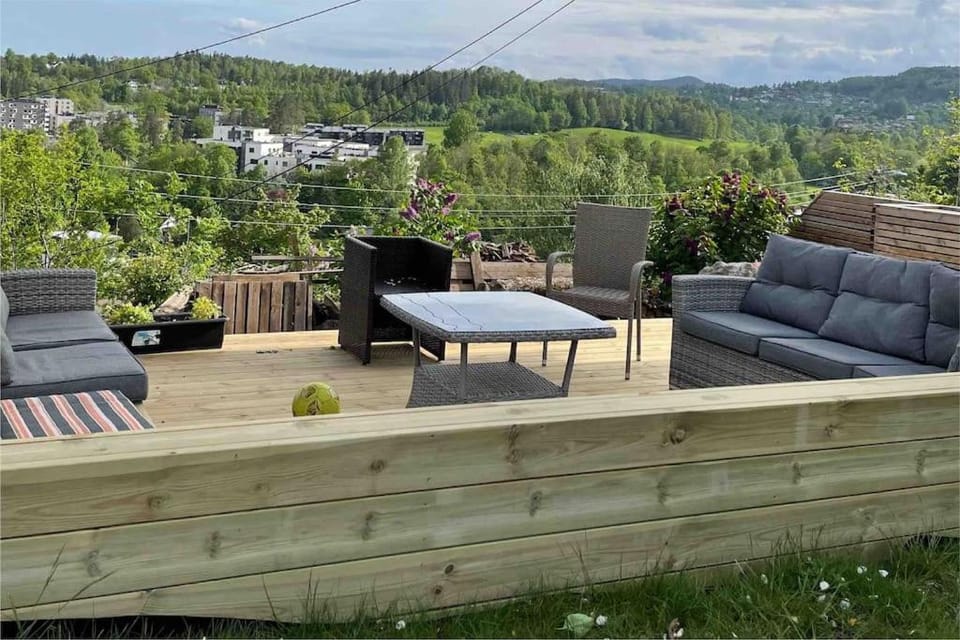 Balcony/Terrace, Mountain view