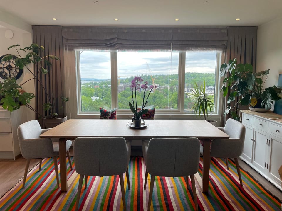 Living room, Seating area, Dining area