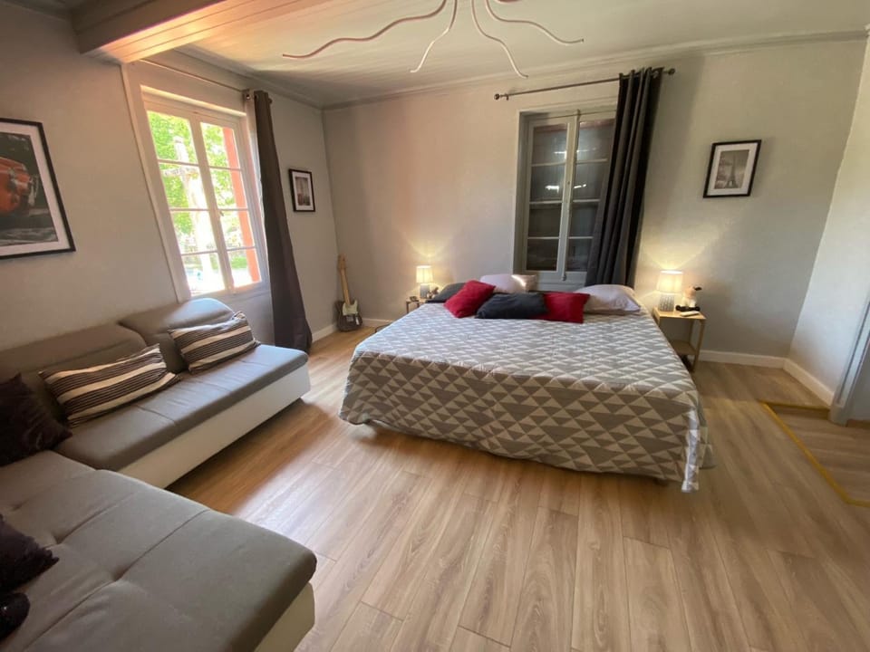 Photo of the whole room