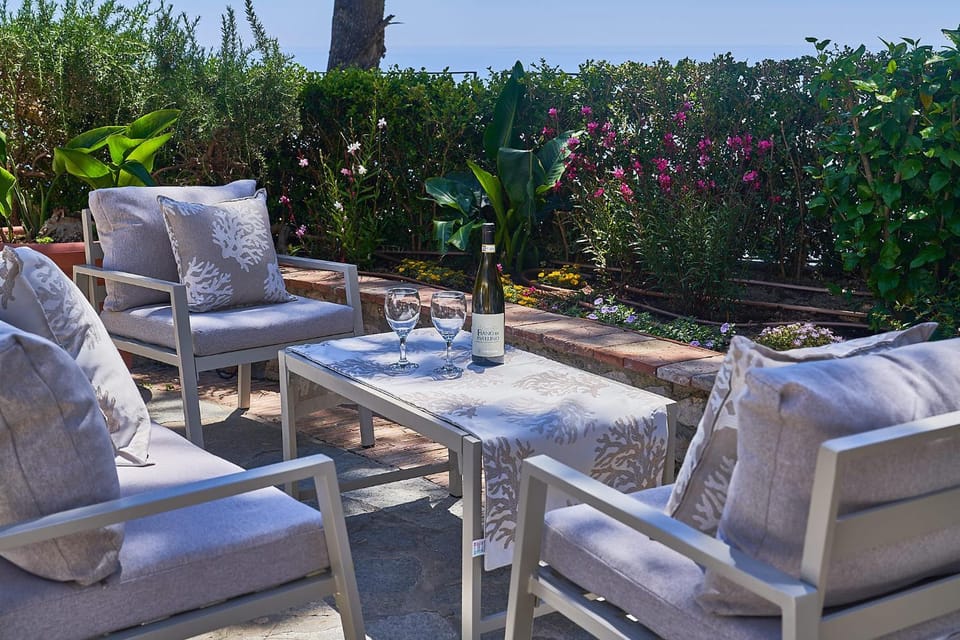 To Be Capri Sea view Rooms Bed and Breakfast in Capri