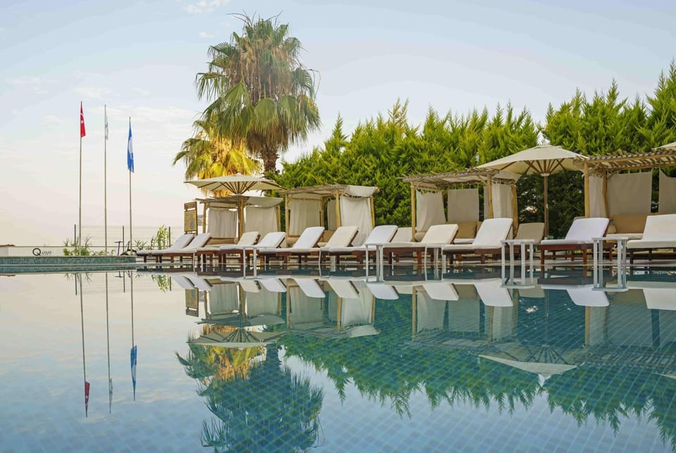 Pool view, Swimming pool