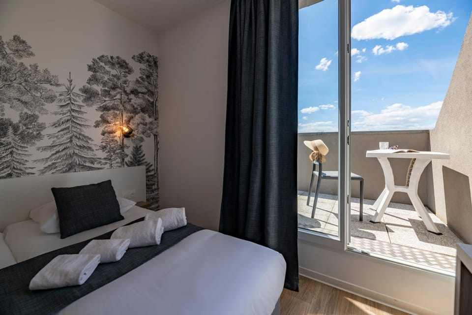 Bed, View (from property/room)