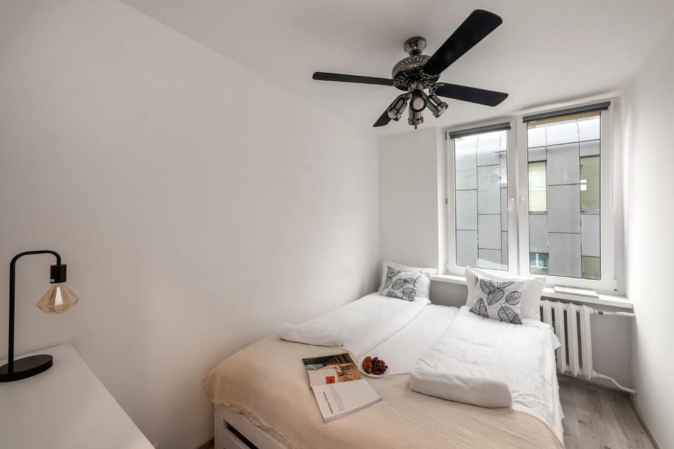 Bed, Photo of the whole room, Bedroom, fireplace