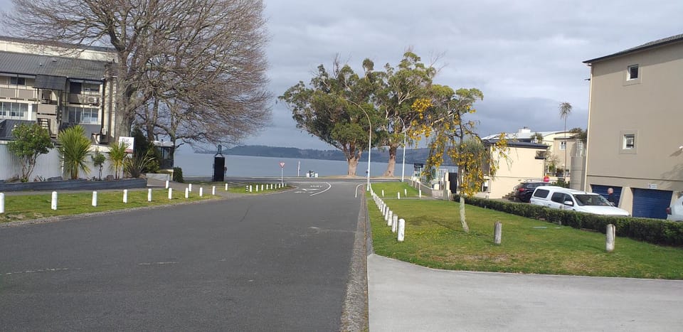 Neighbourhood, Street view