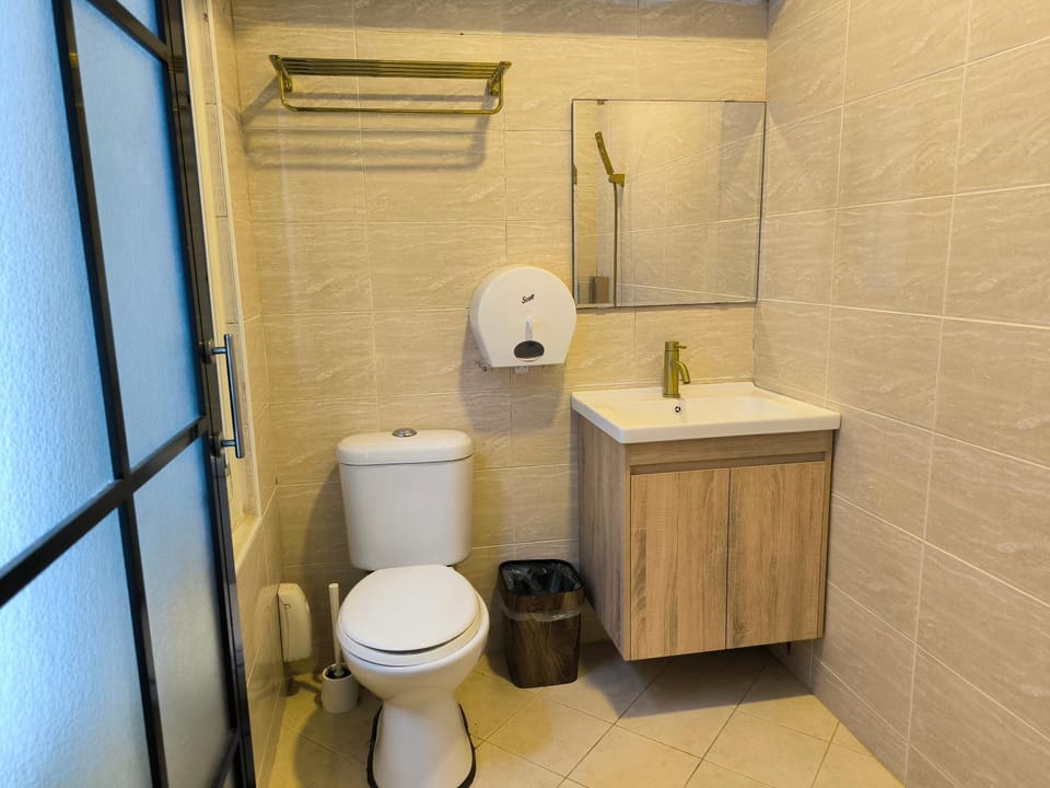 橙舍一館 TW Hostel I Hostel in Taipei City