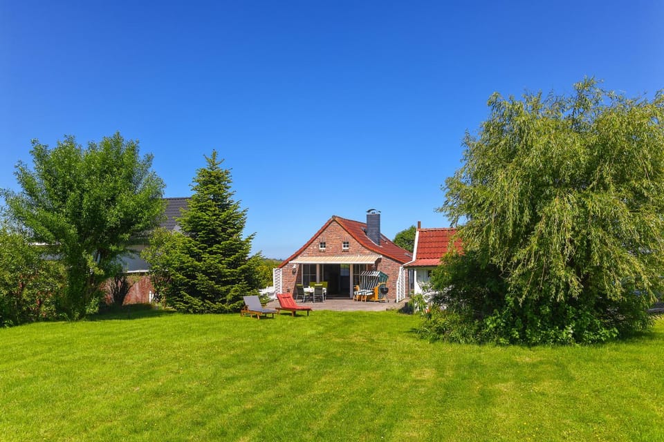Property building, Natural landscape, Garden, Garden view