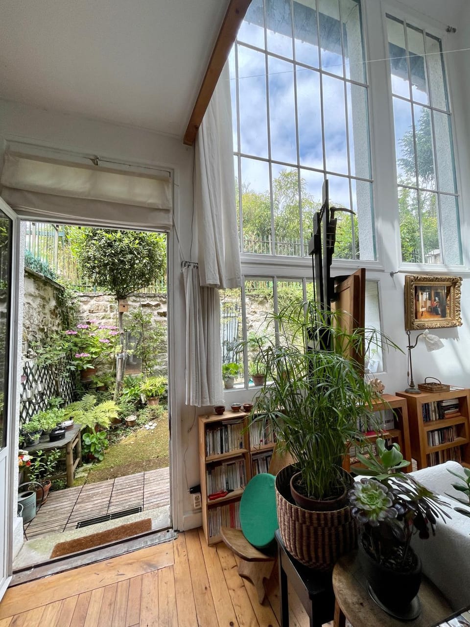 Living room, Garden view