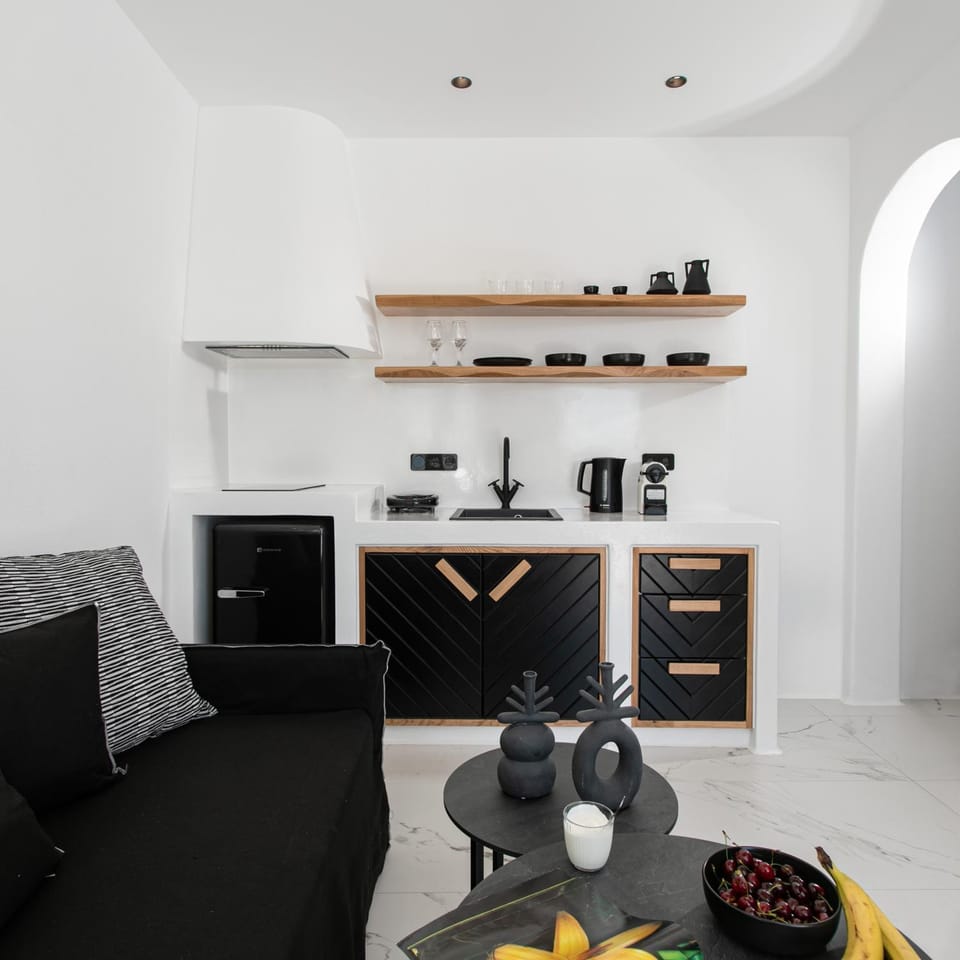 Coffee/tea facilities, Kitchen or kitchenette, Living room, Photo of the whole room, Seating area, Food, Drinks, kitchen