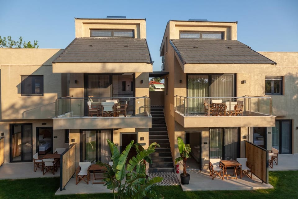 Property building, Balcony/Terrace