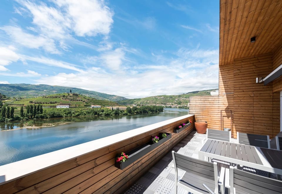 Balcony/Terrace, River view