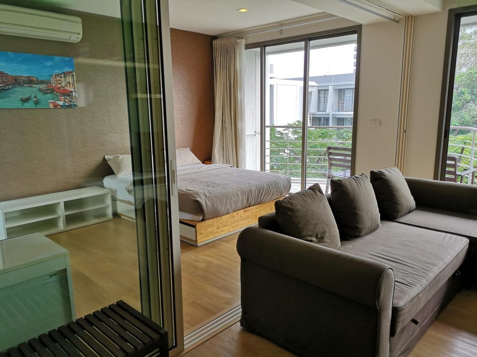Living room, Seating area, Bedroom