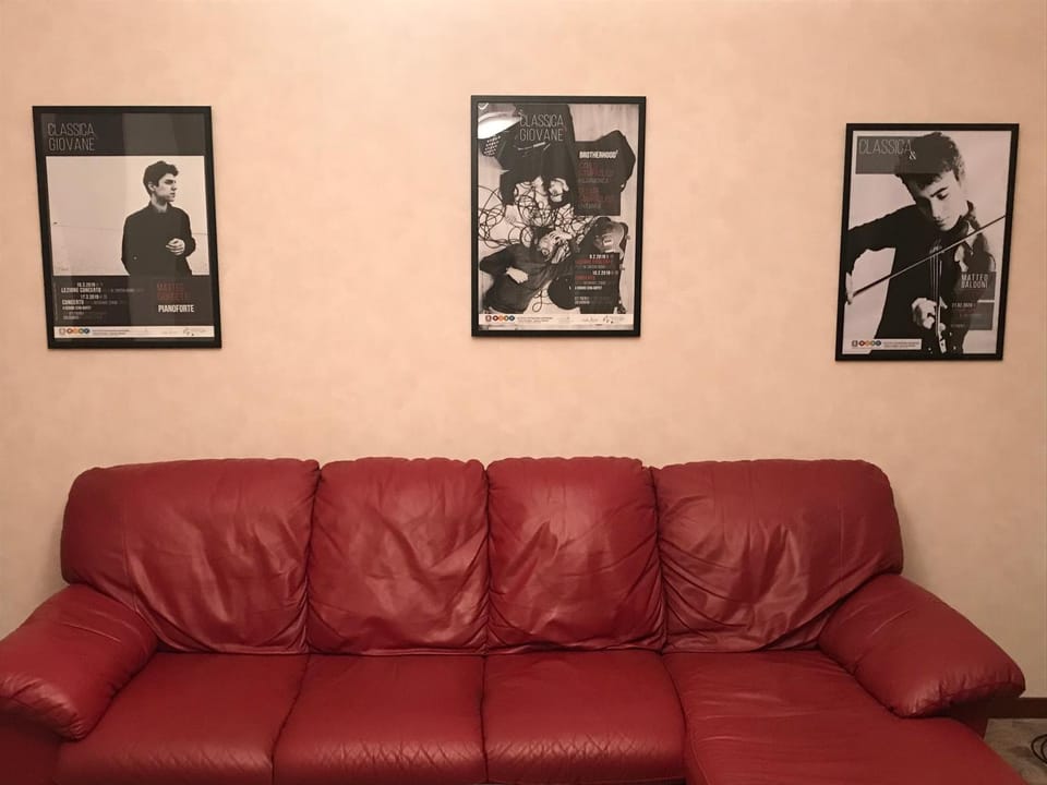 Communal lounge/ TV room, Living room