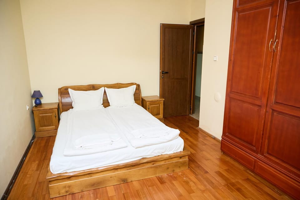 Bed, Photo of the whole room, Bedroom, wardrobe