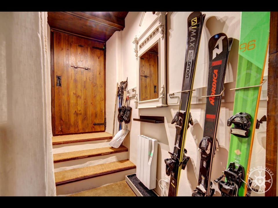 CASA MARMOTA de Alma de Nieve House in Baqueira