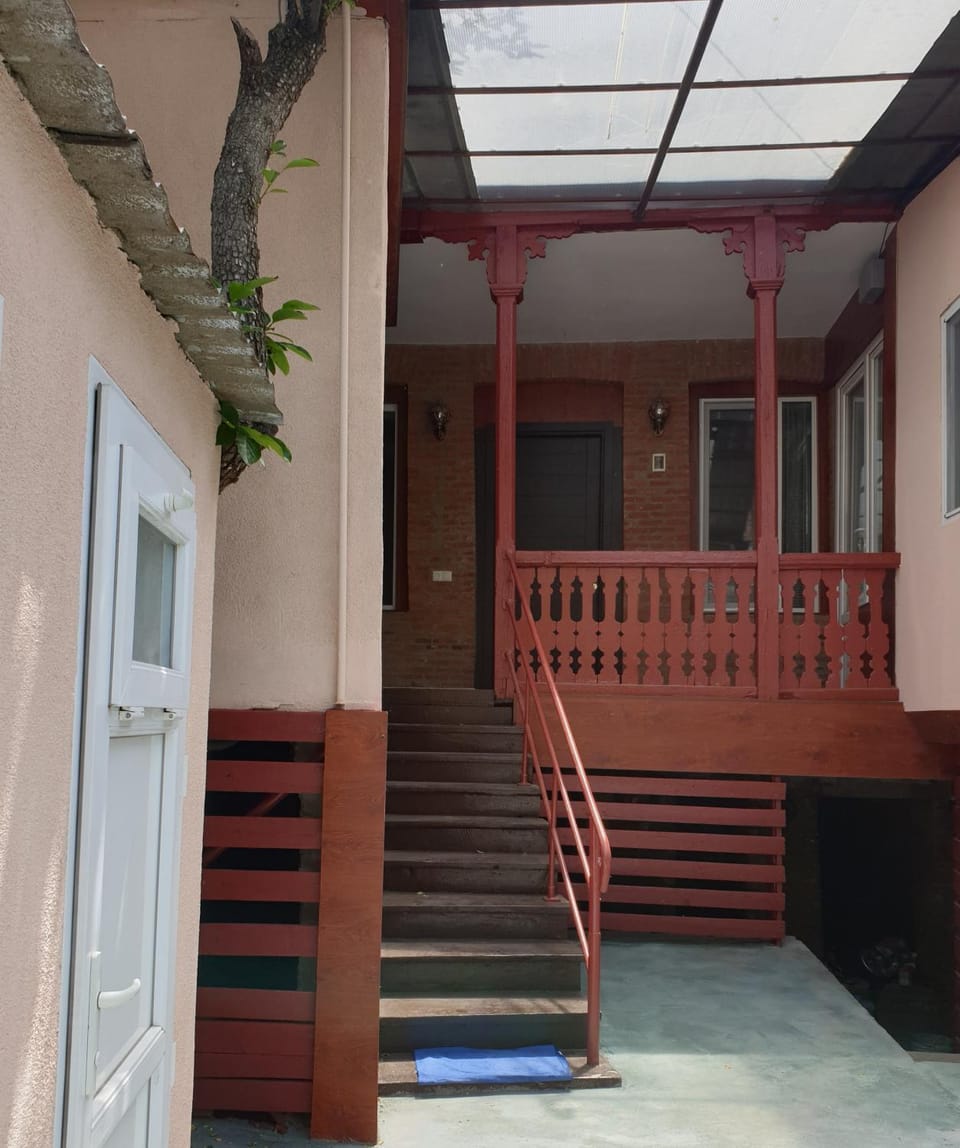 Facade/entrance, Balcony/Terrace