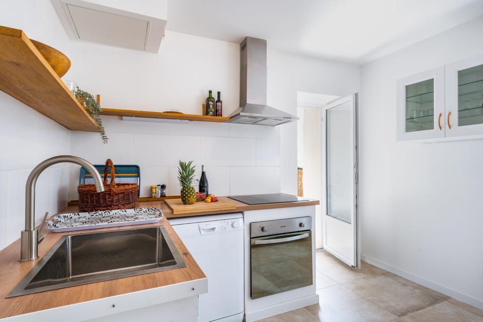 Balcony/Terrace, Kitchen or kitchenette, Living room, Bedroom