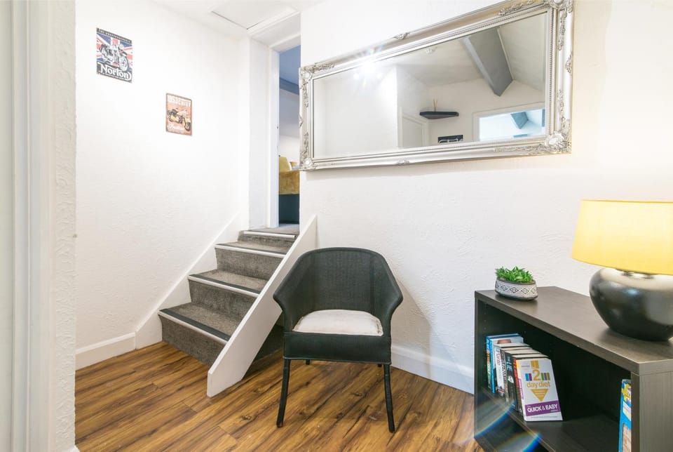 Large 1Bed Contractor & Pilot Flat - FREE Parking - FREE WiFI Apartment in South Derbyshire District