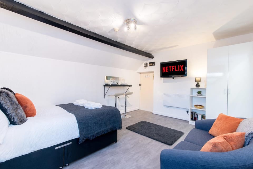 1Bed Contractor & Pilot Flat - FREE Parking - FAST WiFi Apartment in South Derbyshire District