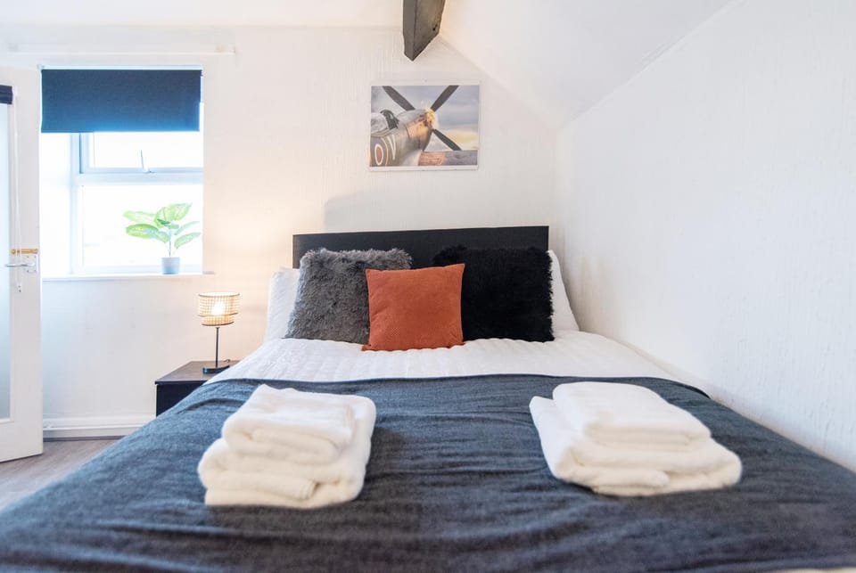 1Bed Contractor & Pilot Flat - FREE Parking - FAST WiFi Apartment in South Derbyshire District
