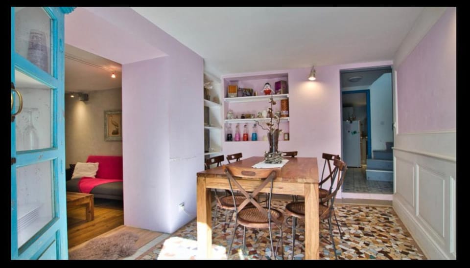 La Maison des Roches 4-6 personnes avec terrasse House in Occitanie
