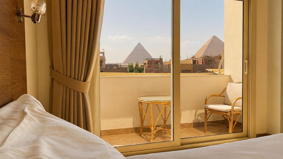 Bed, View (from property/room), Balcony/Terrace, Photo of the whole room, Bedroom