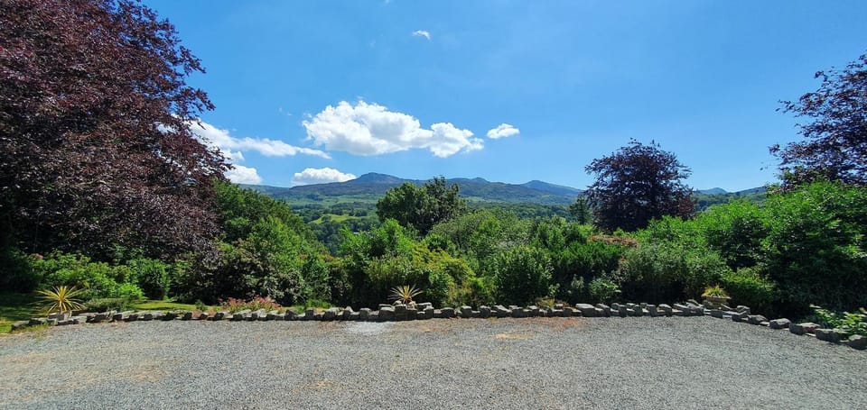 Nearby landmark, Natural landscape, Garden, Hiking, Mountain view, Parking