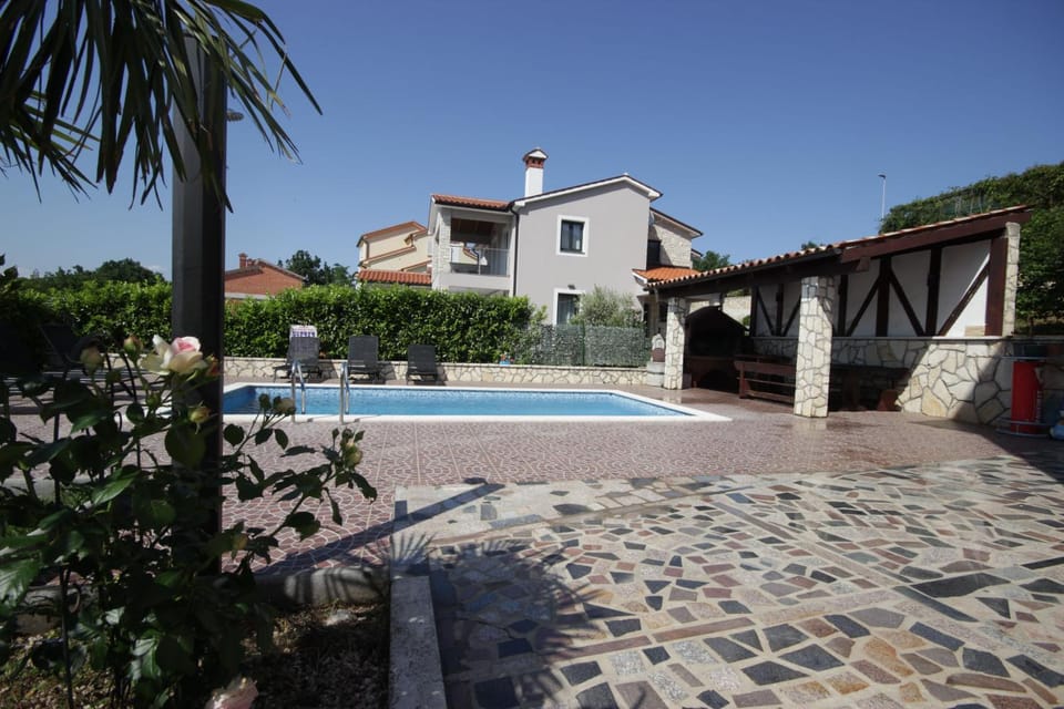 Property building, Pool view, Swimming pool