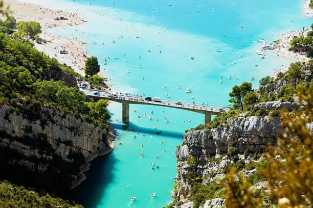 Camping 3etoiles Lac DE STE CROIX GORGES DU VERDON MOUSTIERS STE MARIE ACTVITES NAUTIQUES RANDONNEES Campground/ 
RV Resort in French Riviera