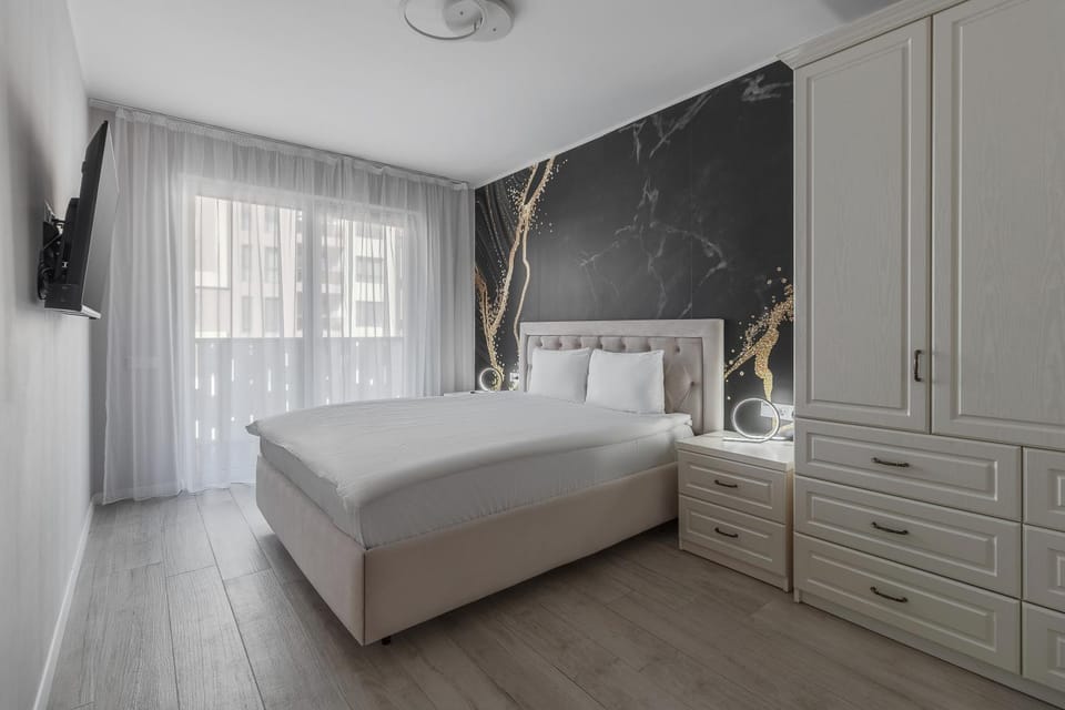 Bed, TV and multimedia, Photo of the whole room, Bedroom, wardrobe
