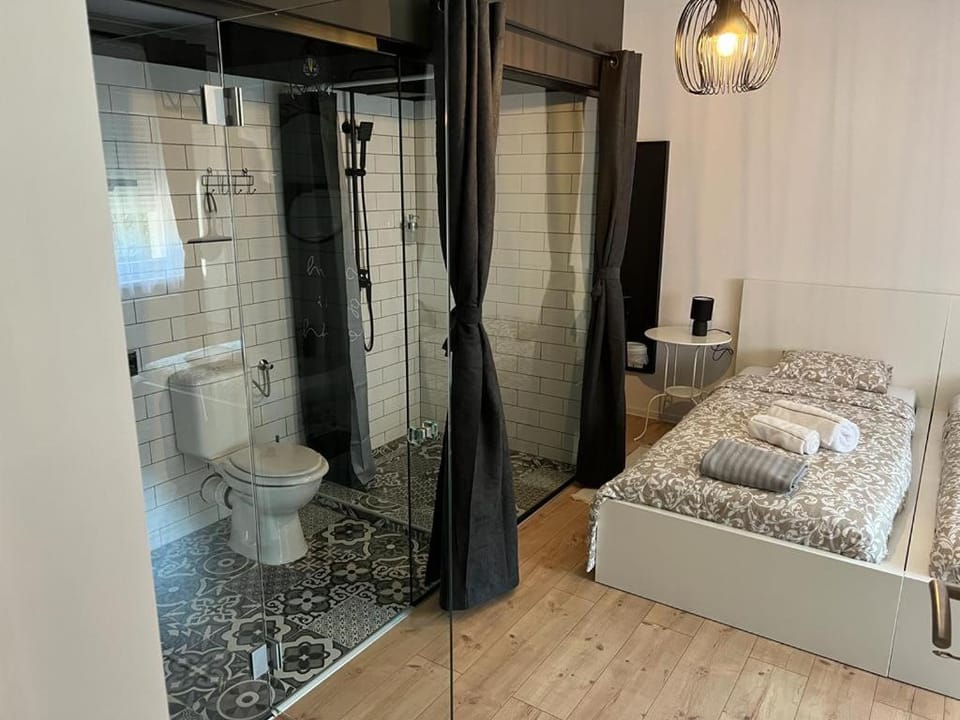 4 STARS ROOMS Near Airport Bed and Breakfast in Slovenia