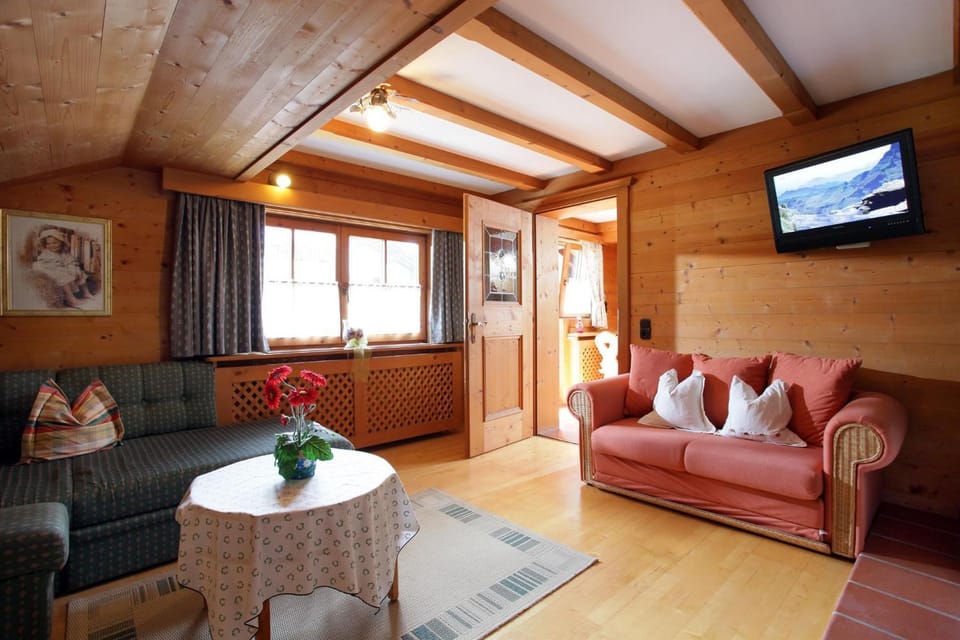 TV and multimedia, View (from property/room), Living room, Seating area
