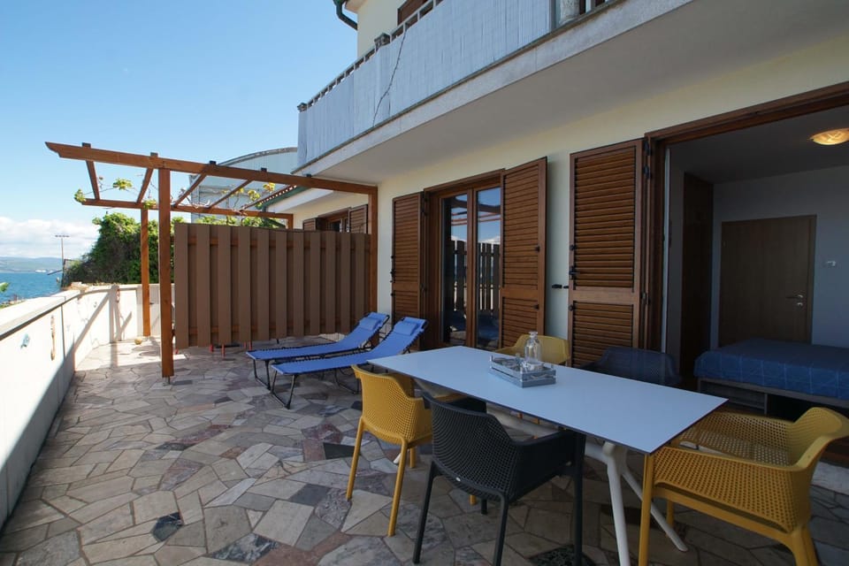 Patio, Sea view