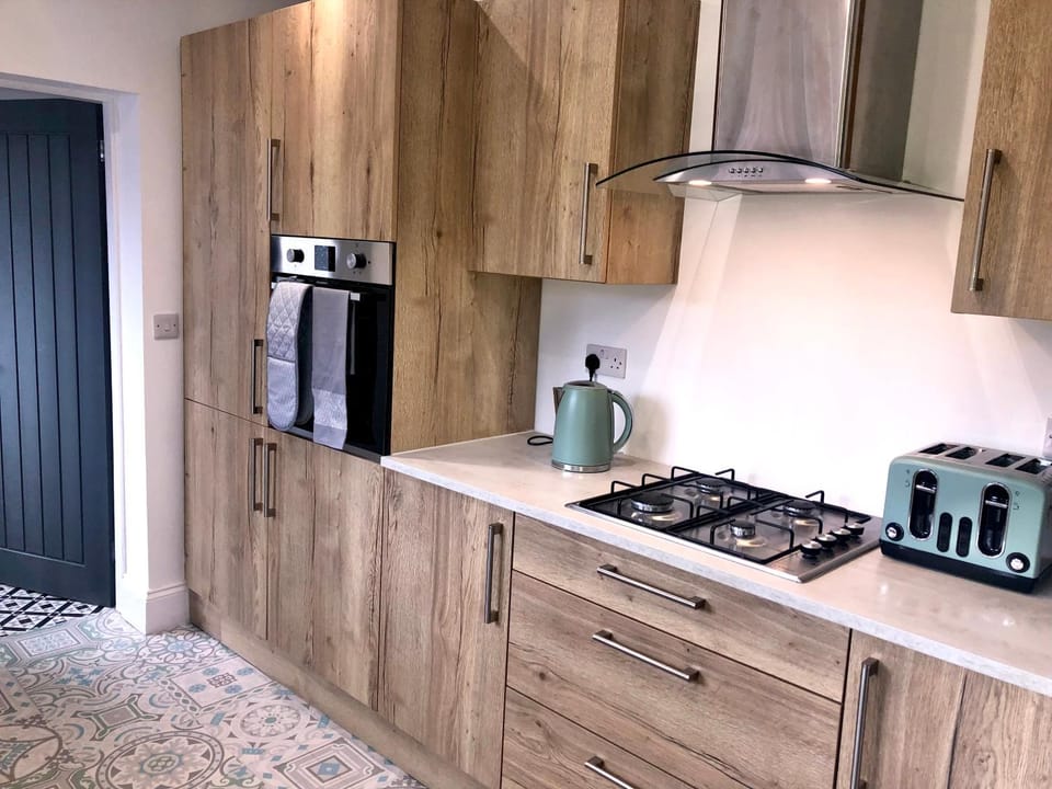 Coffee/tea facilities, Kitchen or kitchenette, minibar, pet friendly, stove, toaster