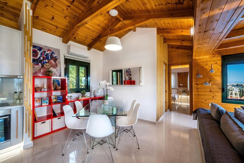 Kitchen or kitchenette, Seating area, Dining area