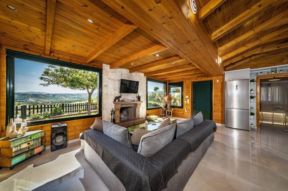 Natural landscape, TV and multimedia, Kitchen or kitchenette, Living room, Seating area