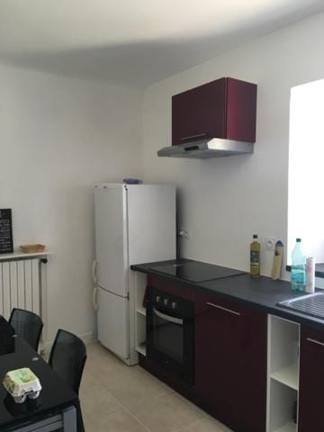Dining area, minibar, oven, pet friendly, stove