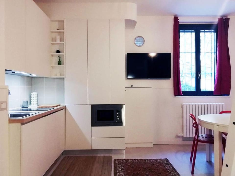 TV and multimedia, Kitchen or kitchenette, Living room, Seating area, minibar