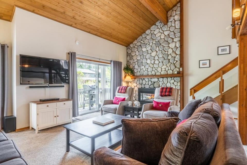 Snowcreek IV 549 House in Mammoth Lakes