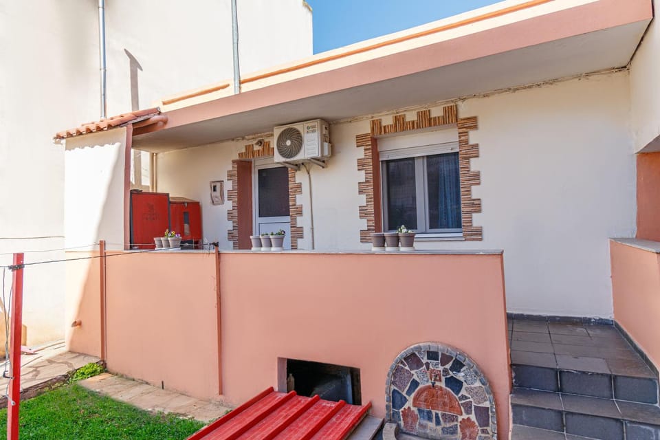 Property building, Facade/entrance, Balcony/Terrace