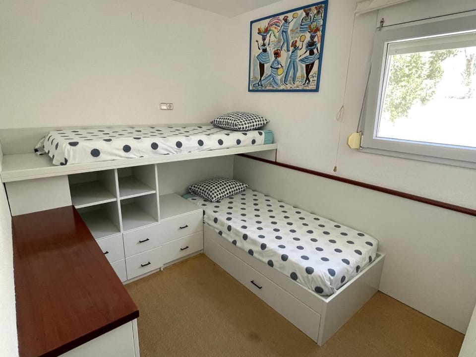 bunk bed